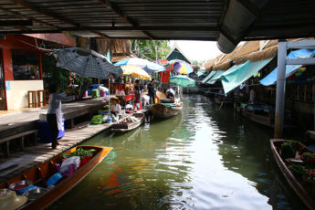 バンコク都内の水上マーケットを巡る ① |  タリンチャン水上マーケット（Taling Chan Floating Market）のサムネイル画像