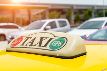 　【2026年版】バンコクのチャータータクシー完全ガイド｜料金・Grabとの違い・おすすめ観光地のサムネイル画像